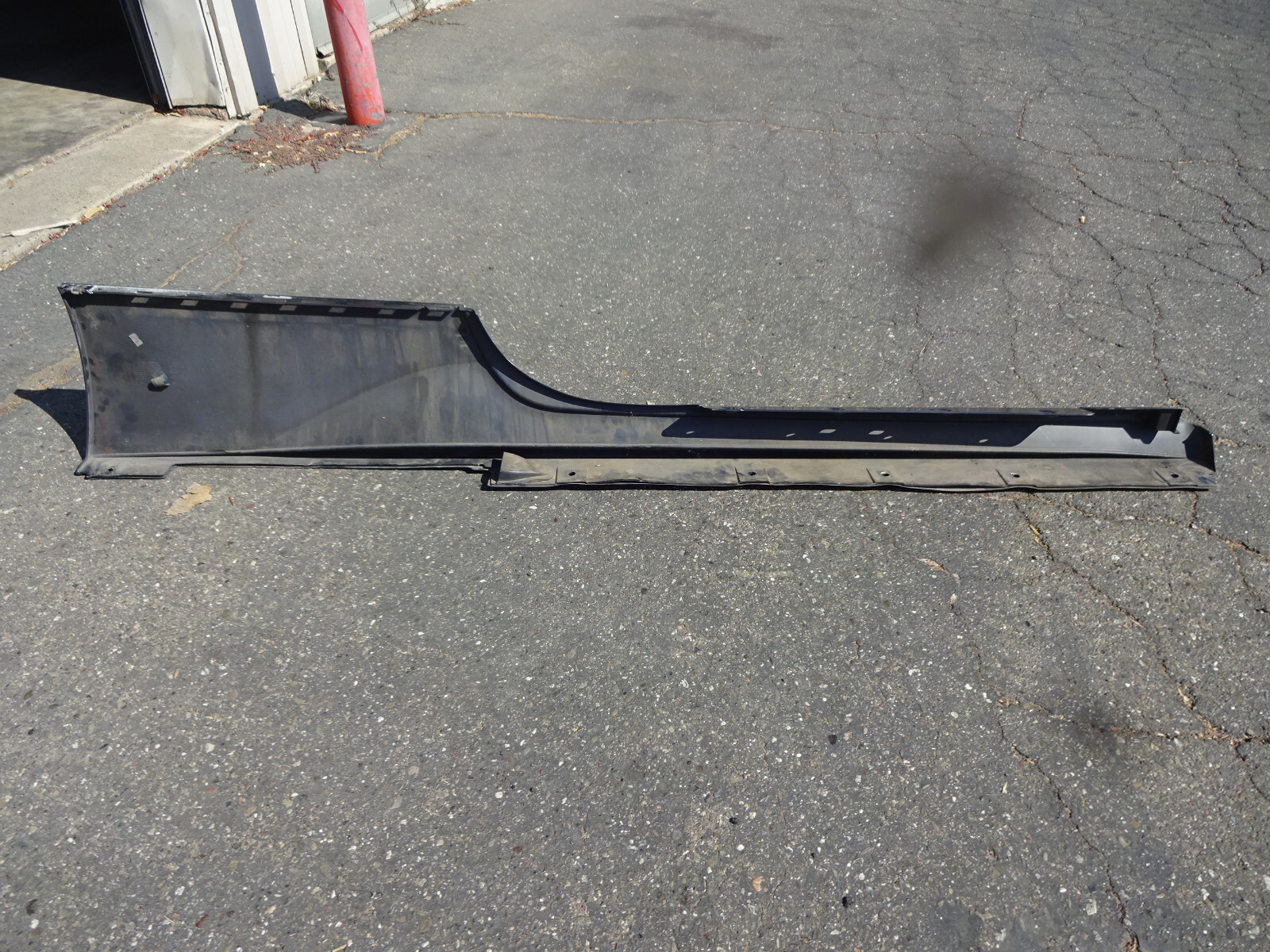 Ferrari 458 Italia, Spider - LH Side Skirt/Rocker Panel P/N 83243310