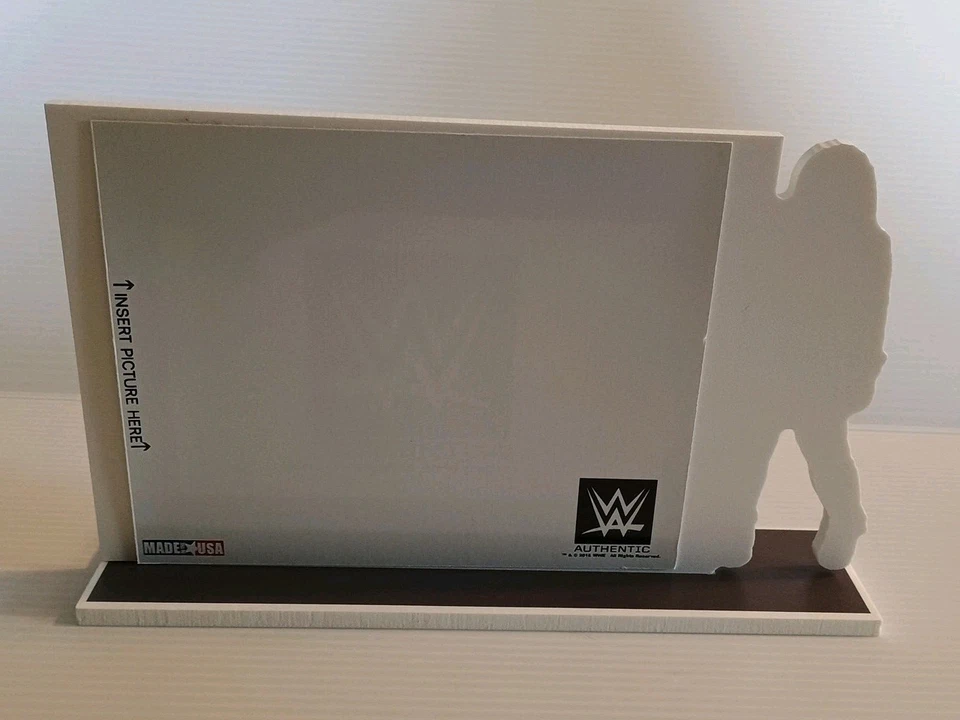 佩姬 WWE 正品 2015 复合相框 6 英寸 x 10 英寸带 Fascimile 亲笔签名 — 第 4/4 张图片