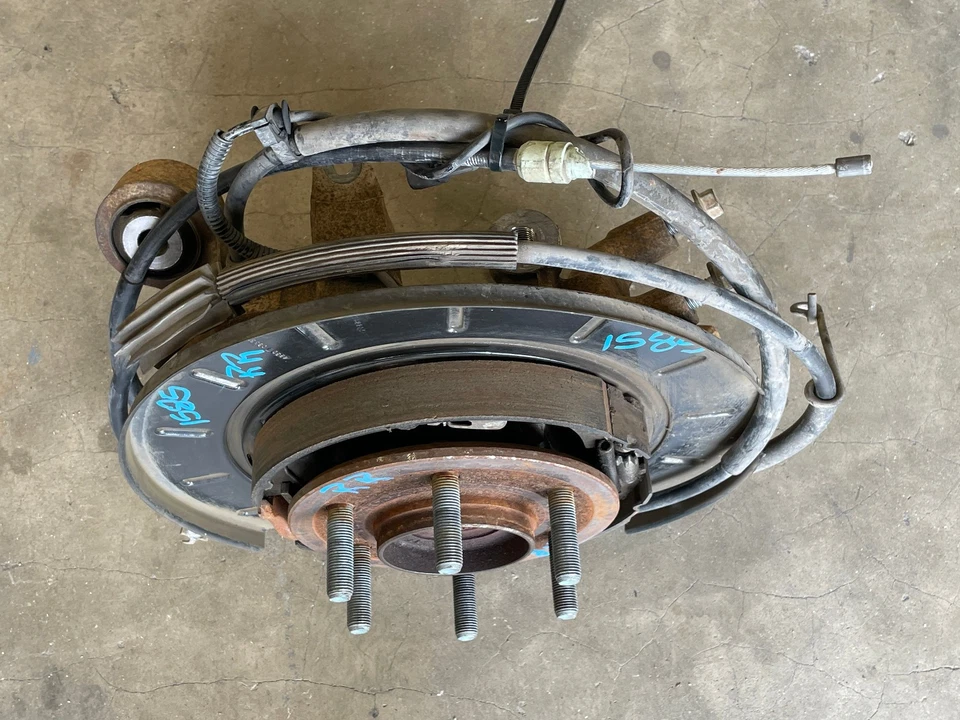 15 16 17 Lincoln Navigator paso trasero derecho eje nudillo buje 4x4 1585 OEM Foto 3 de 4