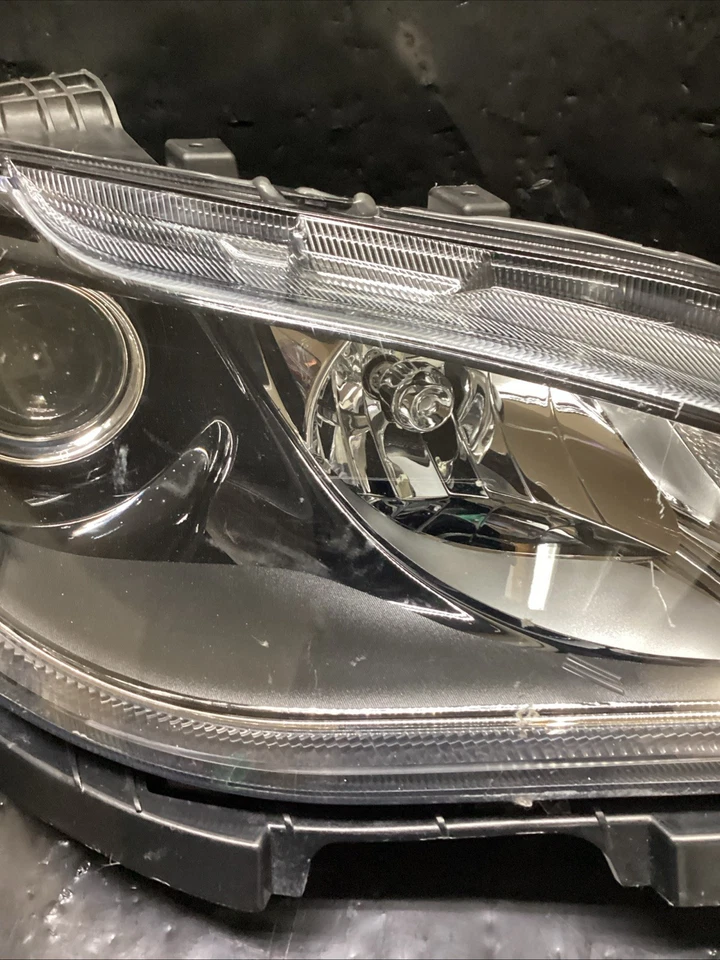 Faro de xenón para conductor derecho Chrysler Pacifica 2017-2020 OEM 68228948AH Foto 4 de 4