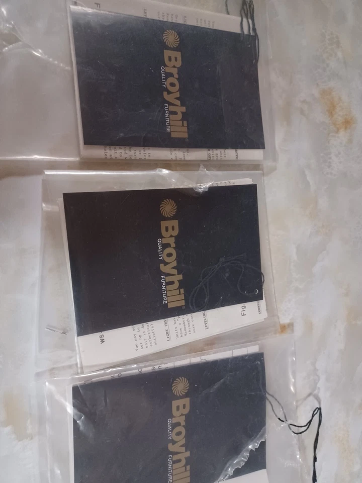 CENTRO DE ENTRETENIMIENTO DE MADERA BROYHILL 3 PIEZAS Foto 3 de 4