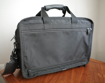 ドヨン ヒトデ Tumi 225D3 Black Carry-on Travel Overnight Bag Case with Shoulder