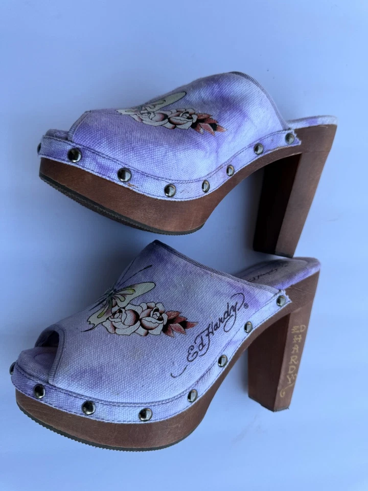 Ed Hardy Darnell 女式紫色蝴蝶木屐扣 尺寸 7 穿过一次 — 第 2/4 张图片