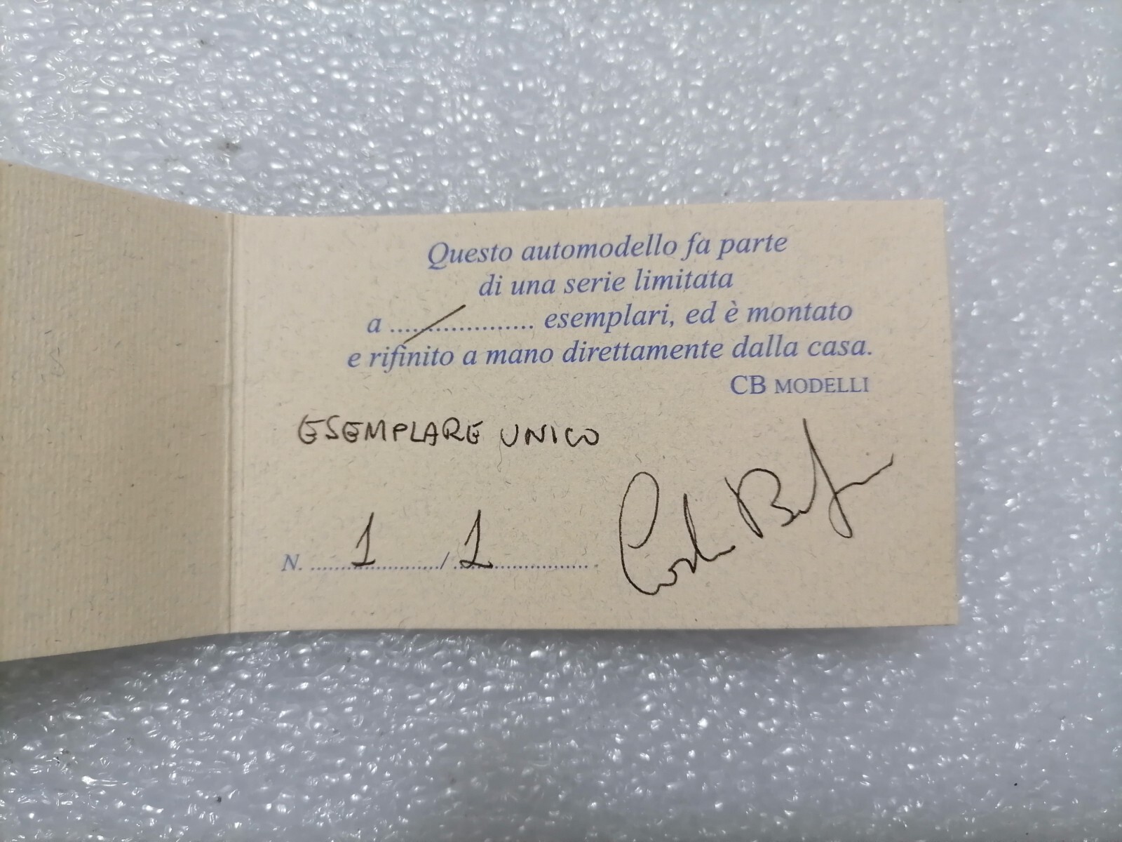 Foto 9 di 10