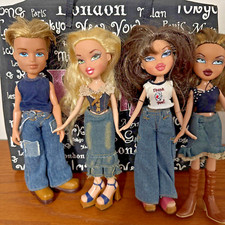 Bratz Dolls Girls Boy World Travel Case 2001 MGA 2003 Clothes Shoes