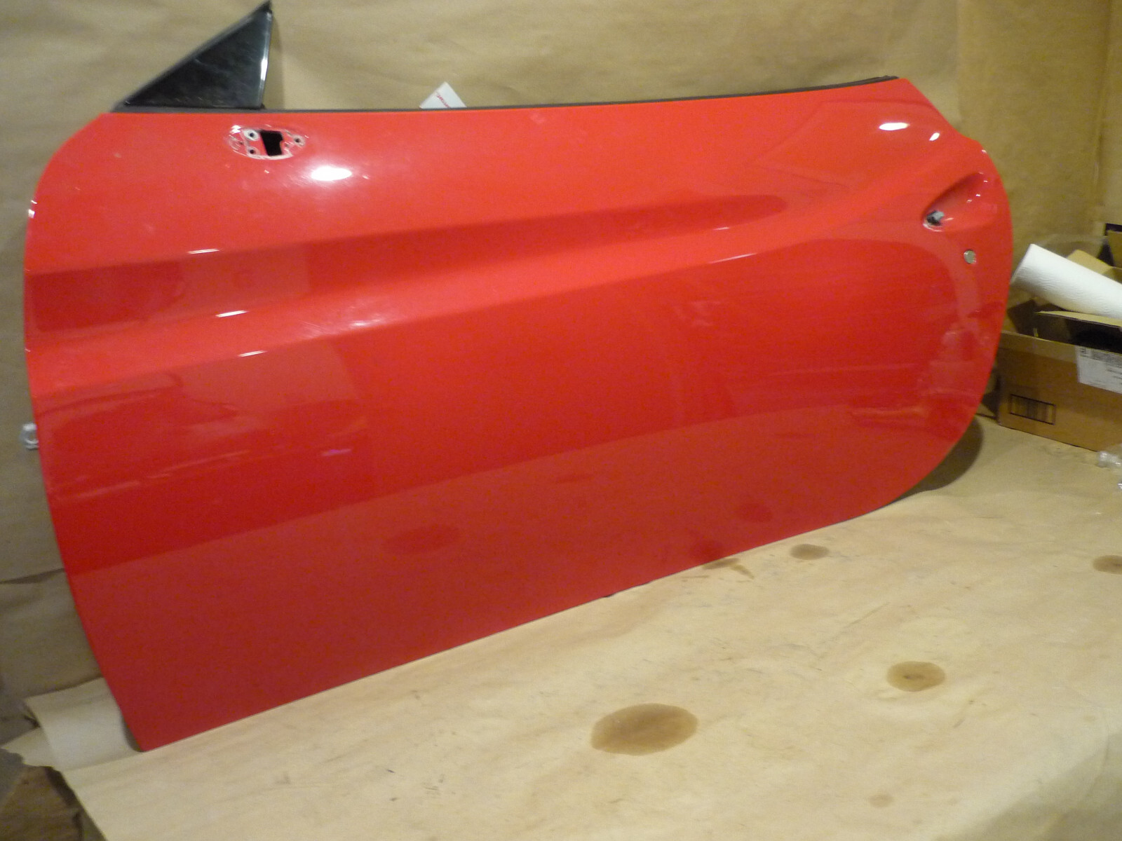 Ferrari California - LH Door Red P/N 81316411