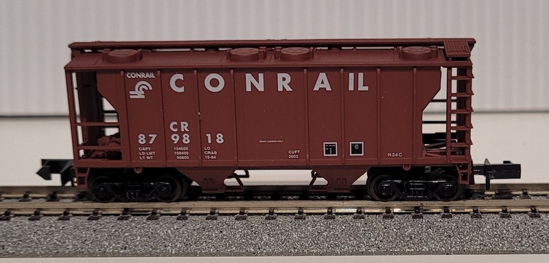Atlas N-Scale #3160, CONRAIL Twin Bay Covered Hopper, PS-2 RD#  CR 879818