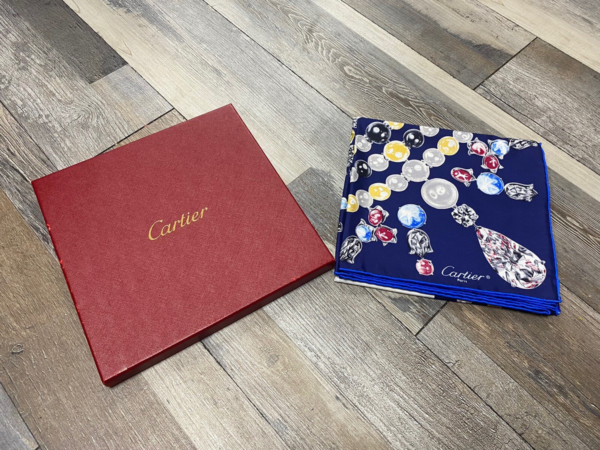 Cartier✨カルティエ　スカーフ　フラミンゴ　宝石　箱付き Cartier✨カルティエ スカーフ フラミンゴ 宝石 箱付き