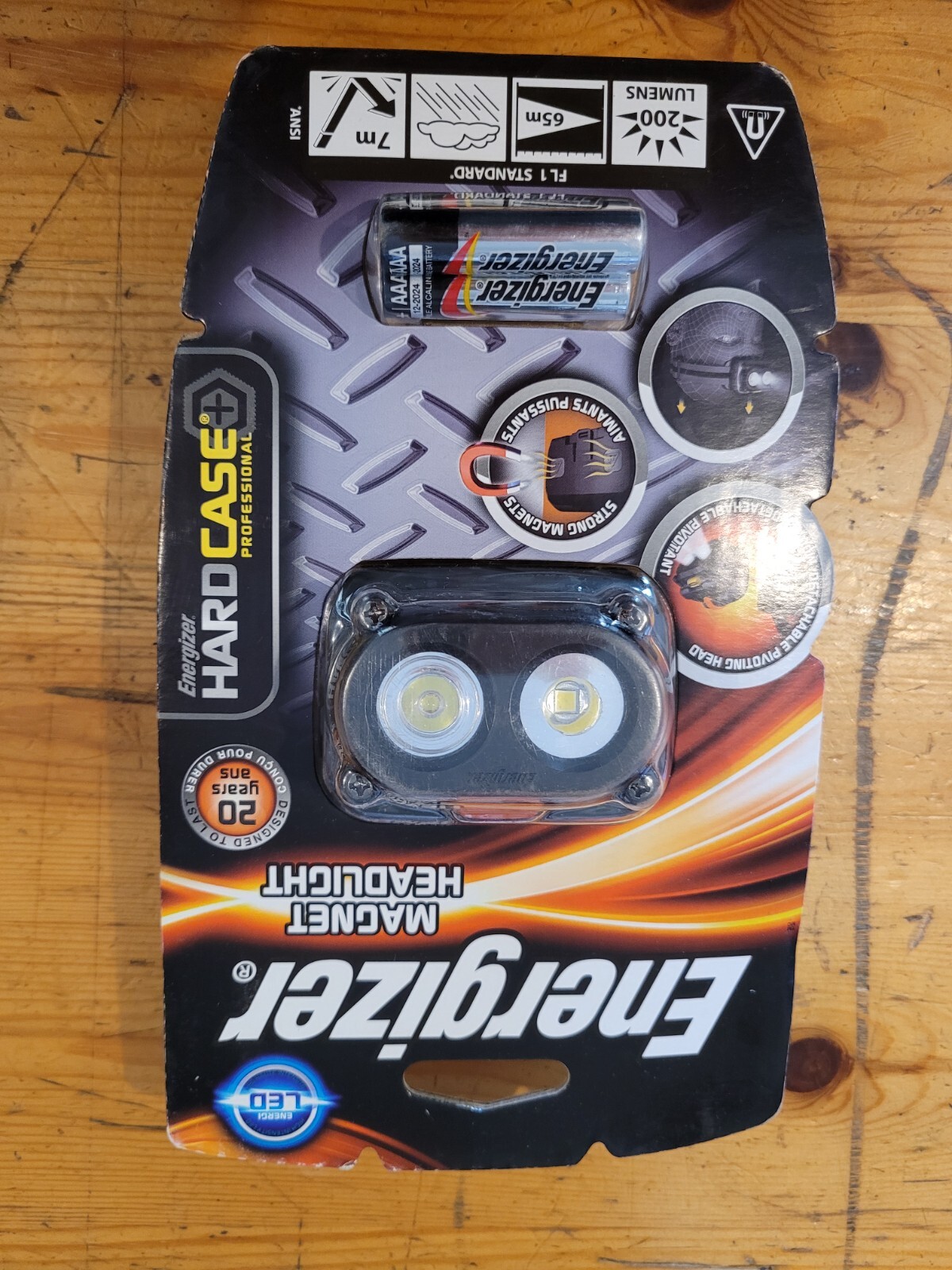 Lampe frontale magnétique anti-choc Energizer Hardcase à faisceau orientable