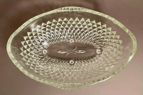 Vintage INDIANA Oval Footed Bowl Diamond Pattern Clear Pressed Glass 8 ½” x 5 ½” - Picture 5 of 7