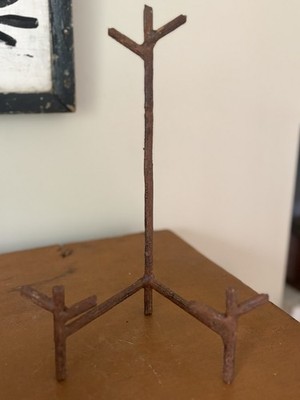 VTG Rustic Tree Branch Cast Iron Tabletop Plate Stand / Easel 11'' t x 7''w x 4''d