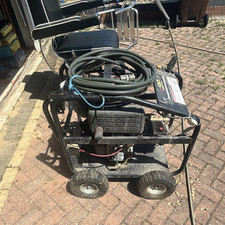 Kiam KM3400DX Diesel Pressure Washer Wheel-Mounted 3200psi 4gpm 20m Hose