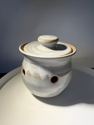 Stony Clay Station Garlic Keeper signed by Melissa Bell