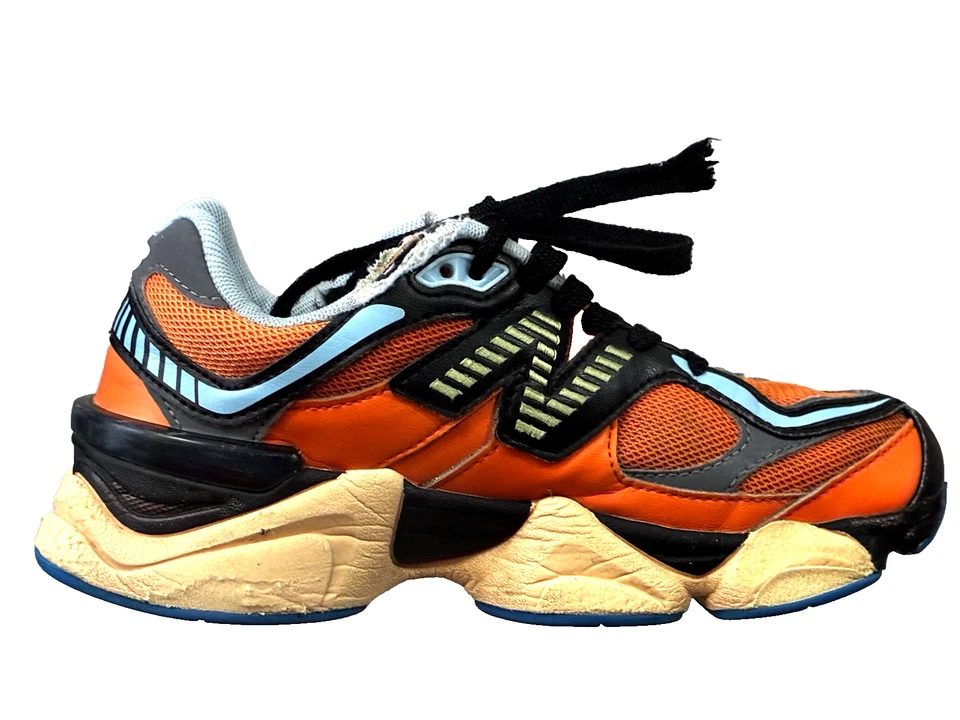 Zapatos New Balance 9060 2E (anchos) grandes para niños naranja-amarillo talla 4 Foto 3 de 4