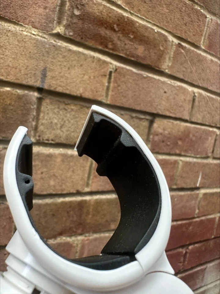 2 X UNIVERSAL IN CAR MOBILE PHONE SAT NAV PDA GPS HOLDER LOCKING SUCTION White - Image 2 of 4