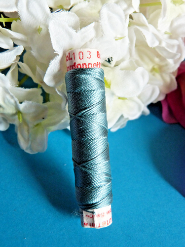 Superb Bobbin Silk Thread Gutermann Turquoise No. 103 - Picture 2 of 2