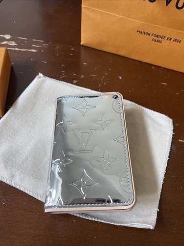 slender pocket organizer