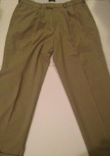 Dockers Relaxed Pants Slacks Men's Size 36x30 Tan 4 Pocket Pleated Front Zip EUC