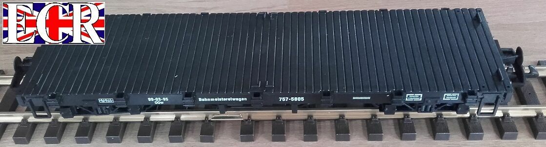 4 X G SCALE FLATBED TO BUILD ON. RAILWAY TRUCK GARDEN TRAIN FLAT BED