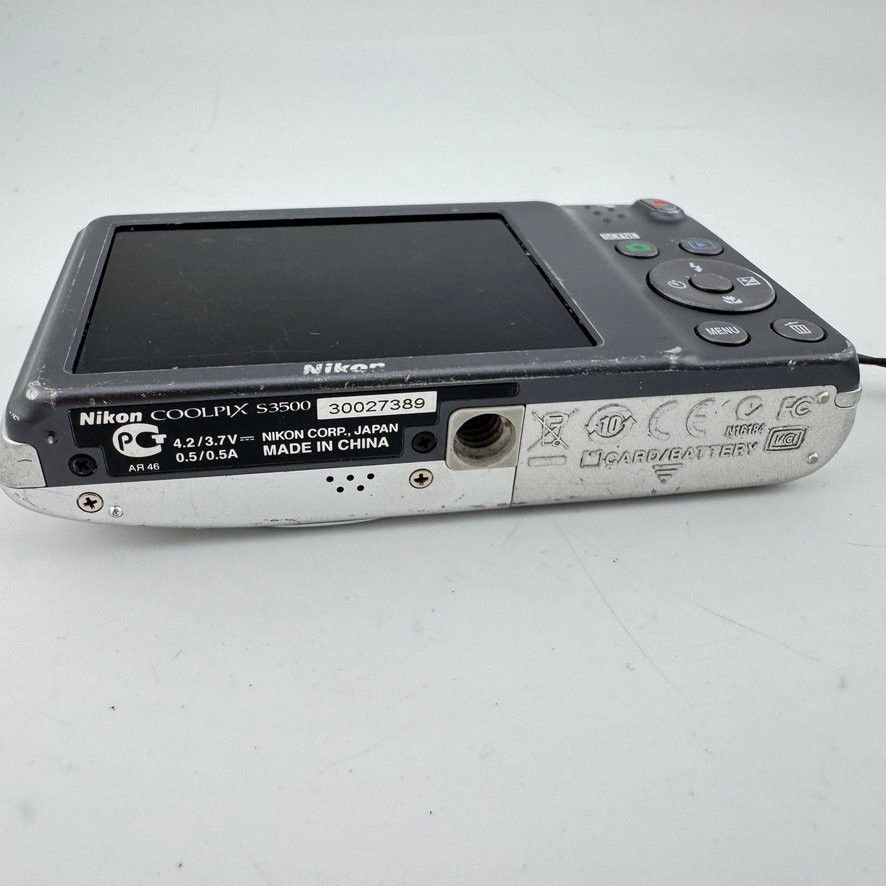 Nikon COOLPIX S3500 Digital Camera 7x Optical Zoom Silver 16GB SD