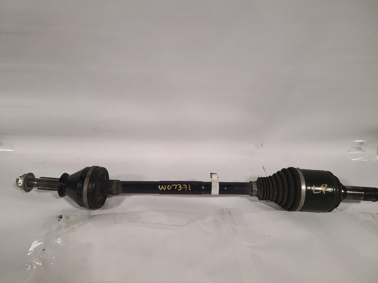 Used Drive Axle Shaft fits: 2020 Maserati LEVANTE  Grade A