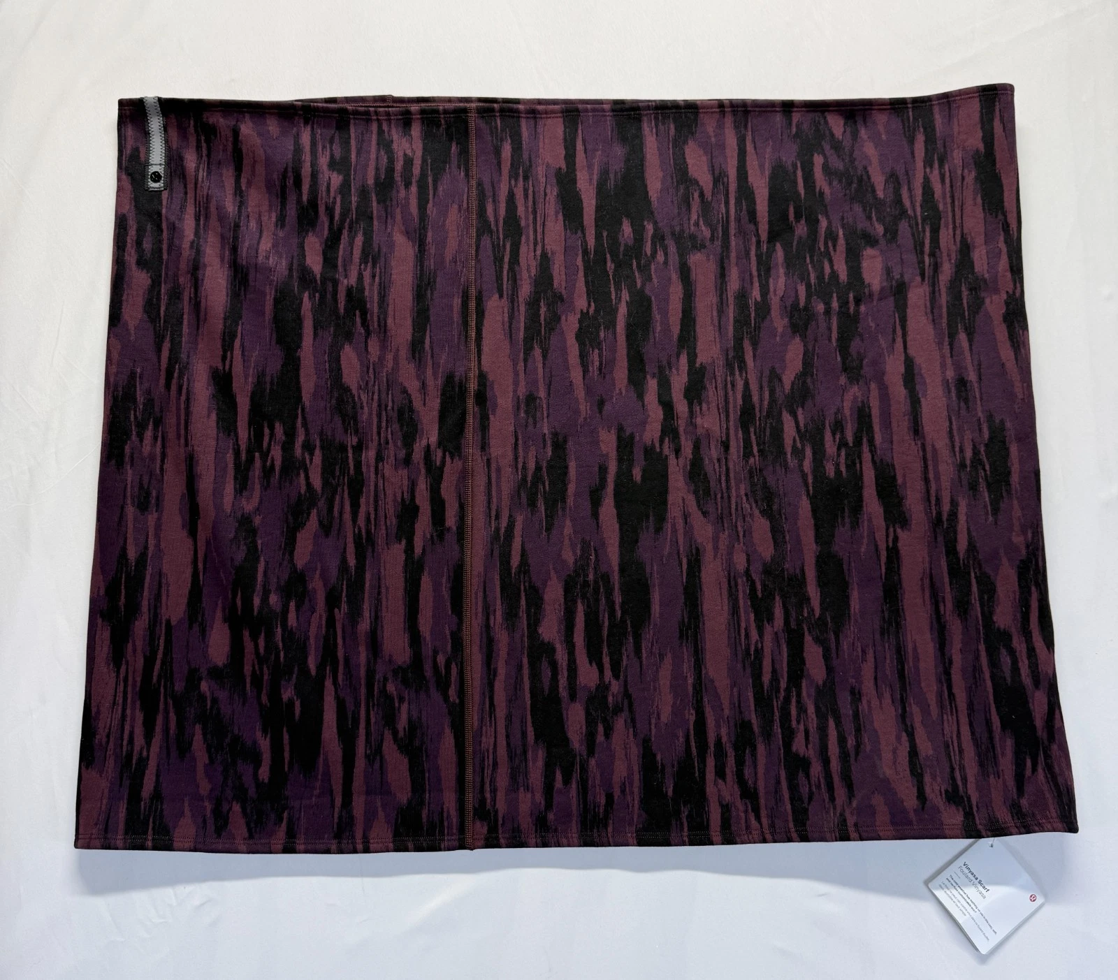 Lululemon Vinyasa Scarf Women OS Purple Black Ikat Stripe Cold Weather Cozy Soft
Opens in a new wind