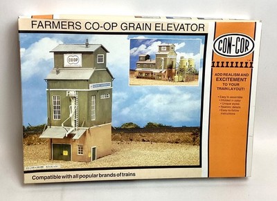 Con-Cor HO Scale #9066 Farmers Co-Op Grain Elevator Building Kit 14.25  x 10 