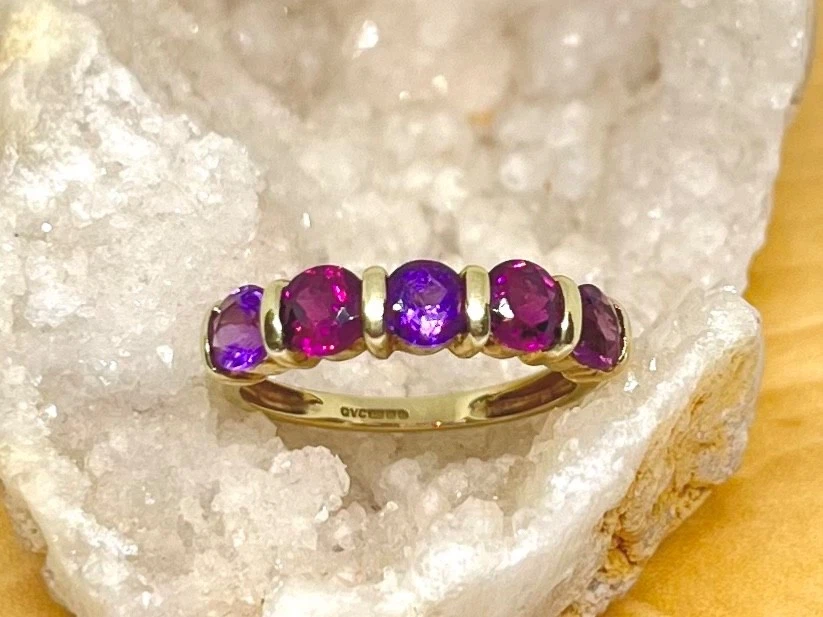 ПОТРЯСАЮЩЕЕ КОЛЬЦО ИЗ ЗОЛОТА 9 КАРАТ С АМЕТИСТОМ И САПФИРОМ ПОЛОВИНА ВЕЧНОСТИ РАЗМЕР K - Изображение 4 из 4