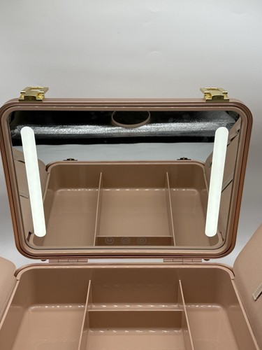 Beauty Case Glo Tech con Specchio LED + Specchio Ingrandimento 5X - Usato - Foto 3 di 12