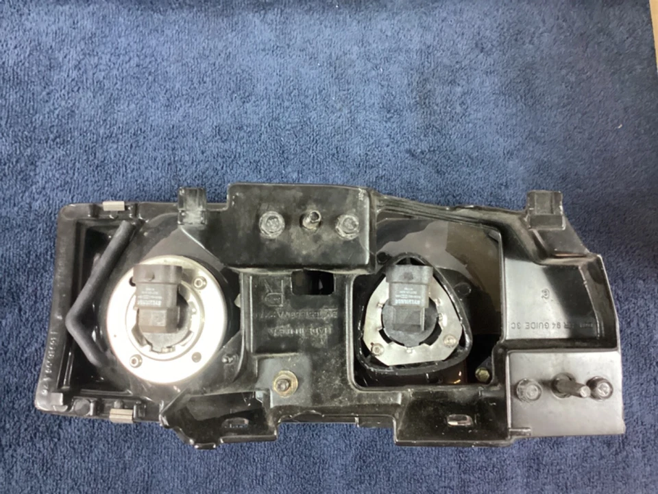 NOS GM Oldsmobile Right Side Headlight NOS 16524386 - Image 4 of 4