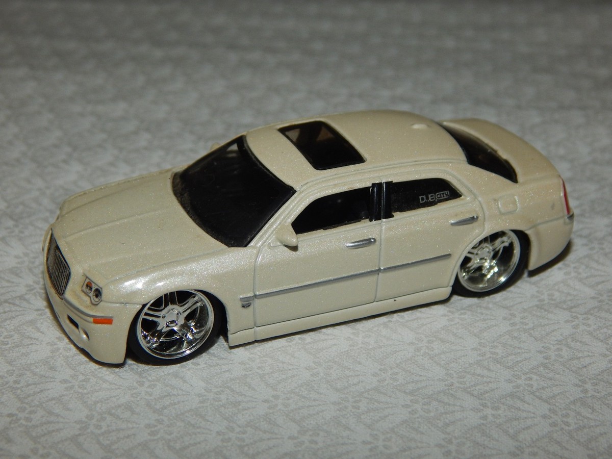 JADA Chrysler 300C Hemi - 1/64 - Dub City Kustoms ~ 2005 ~ LOOSE