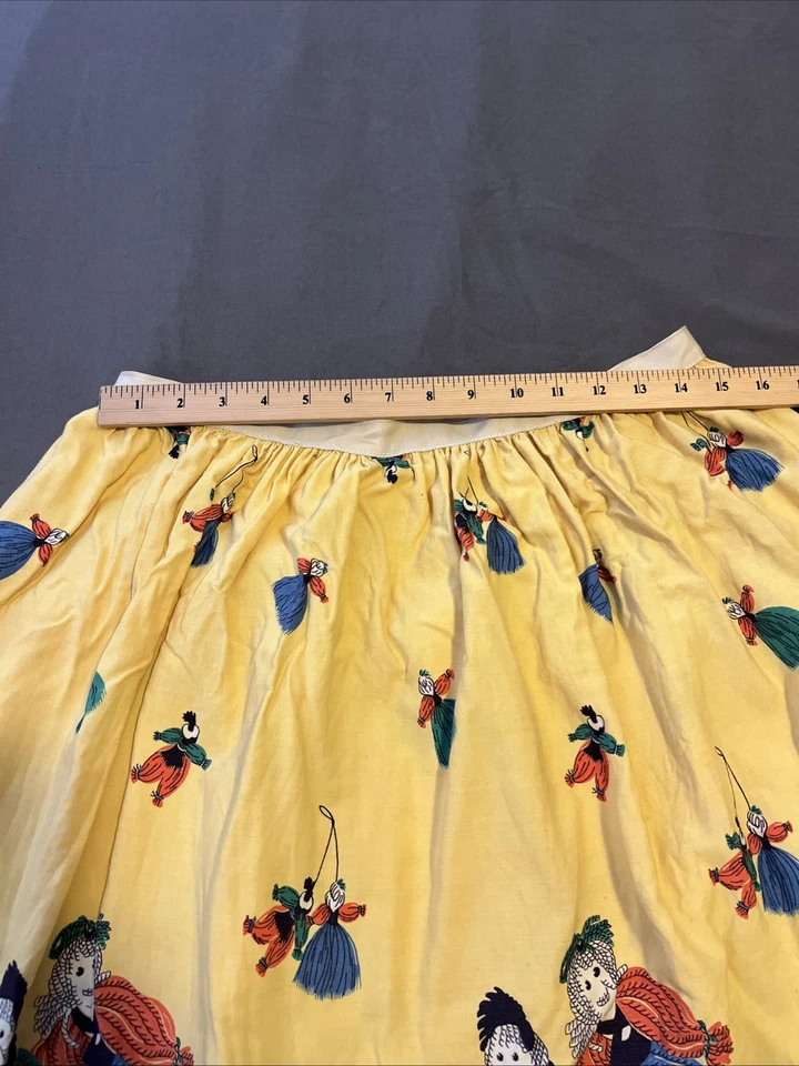 Falda Estampada Muñeca Martenitsa Búlgara Novedad De Colección Principios de 1950 Talla M Foto 4 de 4