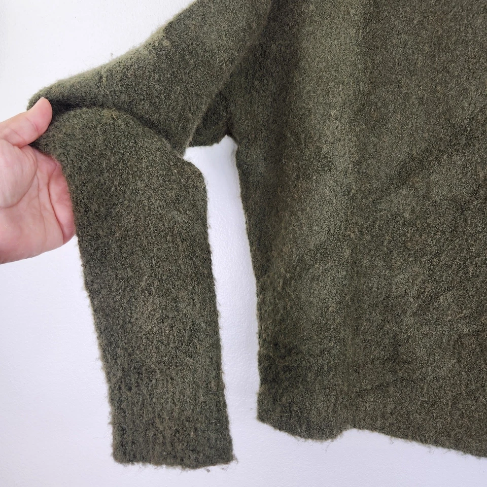 Suéter Theory Verde Suave Desaliñado Para Mujer Mediano Lana Merino Cabello Camello Foto 3 de 4