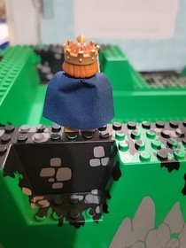 Lego Nexo Knights King Halbert Minifigure 70327 W/ Sword Accessorie
