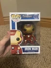 Funko POP: Marvel Avengers: Iron Man #11/Little Damage On Box - W Protector ￼