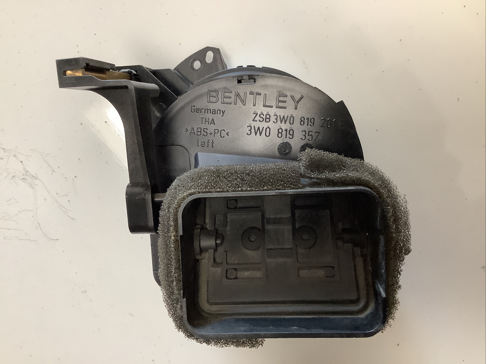 2007 Bentley Continental OEM Right Passenger Dash Air Vent 3W0819358 3W0819202B