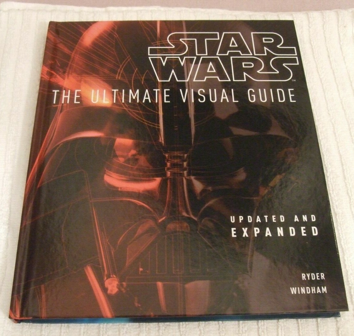 HARDBACK BOOK  (STAR WARS THE ULTIMATE VISUAL GUIDE - UPDATED & EXPANDED)