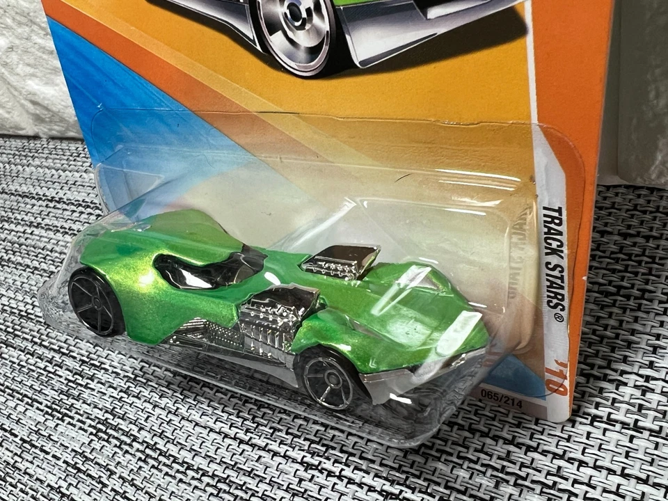 Hot Wheels Track Stars '10 01/12 Twin Mill III 065/214 Green - Image 4 of 4