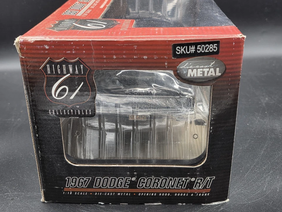 Highway 61 DCP 1967 Dodge Coronet R/T LE 1:18 Scale Diecast Car Black - Image 4 of 4