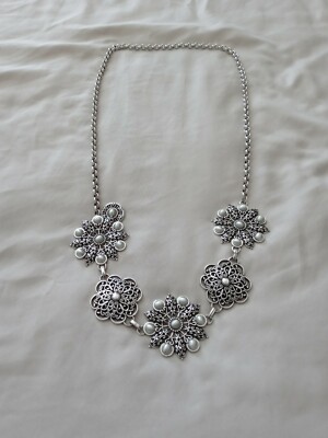 Beautiful Silvertone Small Metal Waist Belt (BLT001)