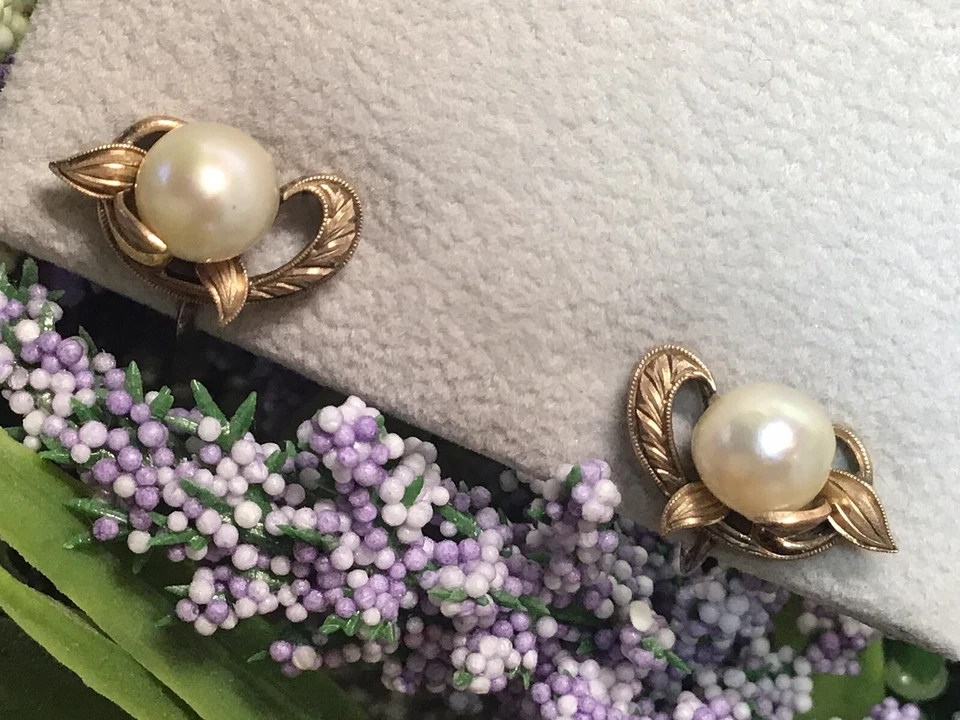 HERMOSOS PENDIENTES DE PERLAS VINTAGE DE ORO ROSA DE 10K DE 7 MM ATORNILLADOS Foto 3 de 4