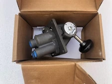 Rexroth R431003360 Pilotair Lever Operated Valve 2HA-2F P-054427-00001