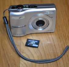 Olympus FE-210 7.1 Mega Pixel Digital Camera 3x Optical Zoom with 1GB xD Card