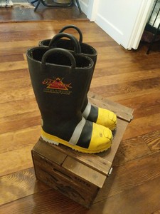 thorogood fireman boots