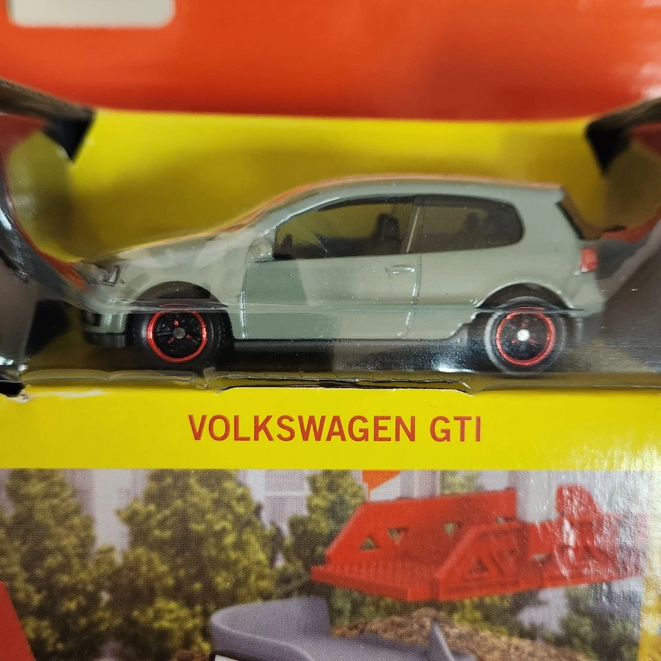 Lot Of 2 Matchbox Action Drivers FEDEX Express And Pizza Hut Pizza Run Both New - Image 4 of 4