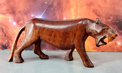 HAND CARVED ROSEWOOD SPOTTED LEOPARD PUMA PANTHER BIG CAT 1970s STALKING HUNTING