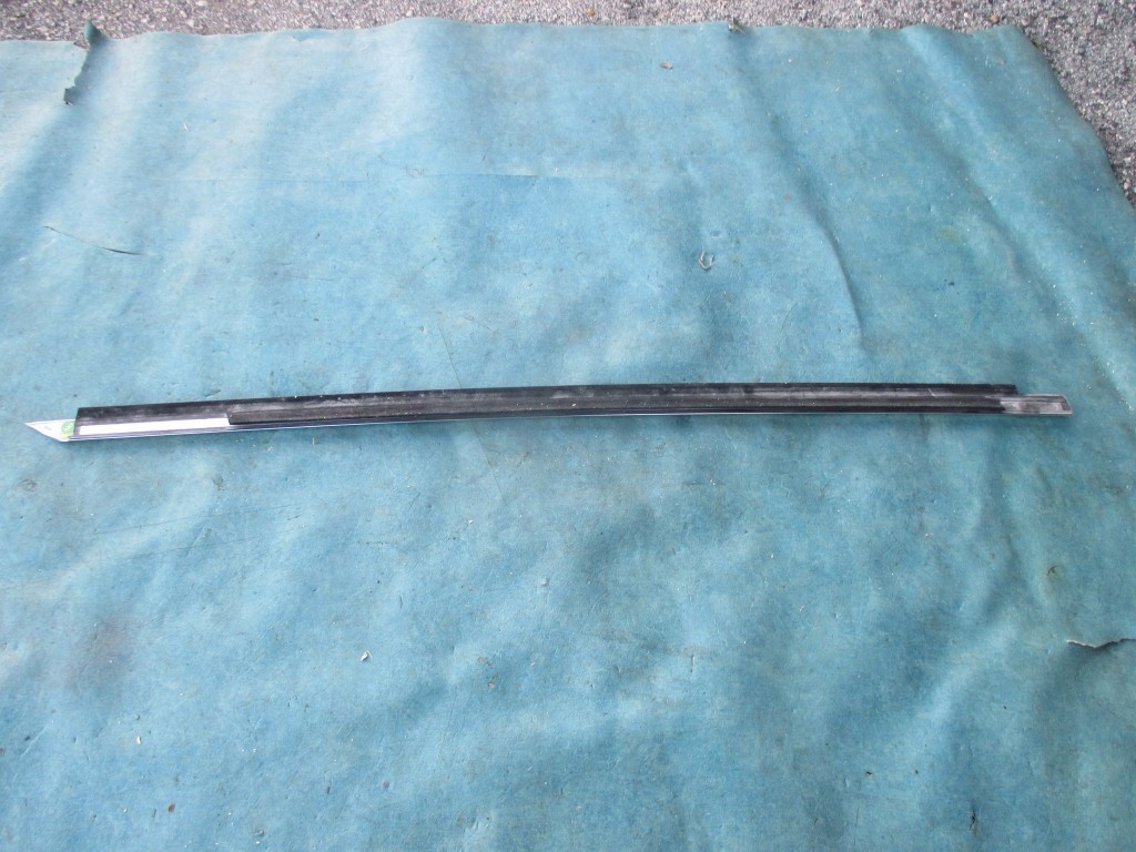 Rolls Royce Ghost Rr4 left front door chrome trim molding channel cover 