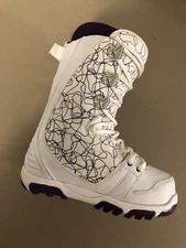 PRISTINE Thirty Two Prion  Women's Snowboard Boots size 6.0 US WHITE/ Purple