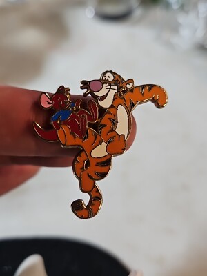 Walt Disney World Winnie the Pooh Tigger and Roo Pin
