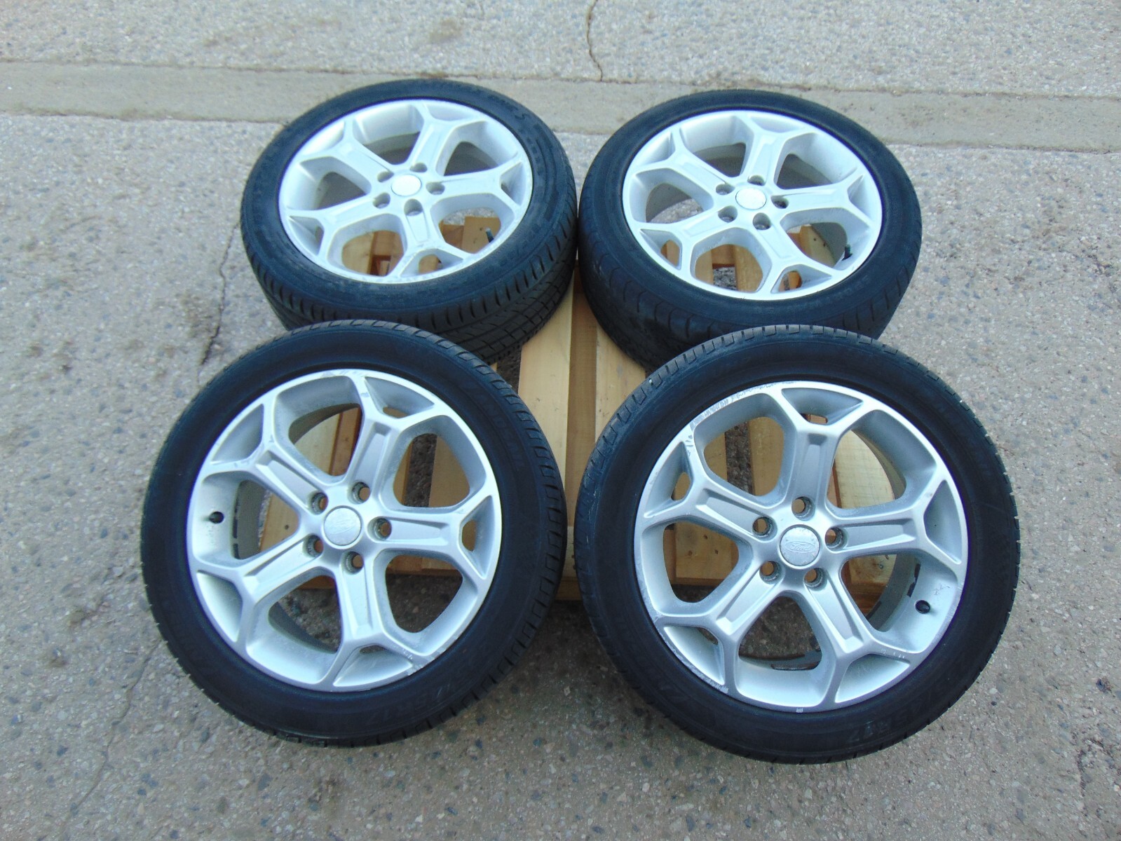 Picture 1 of 24